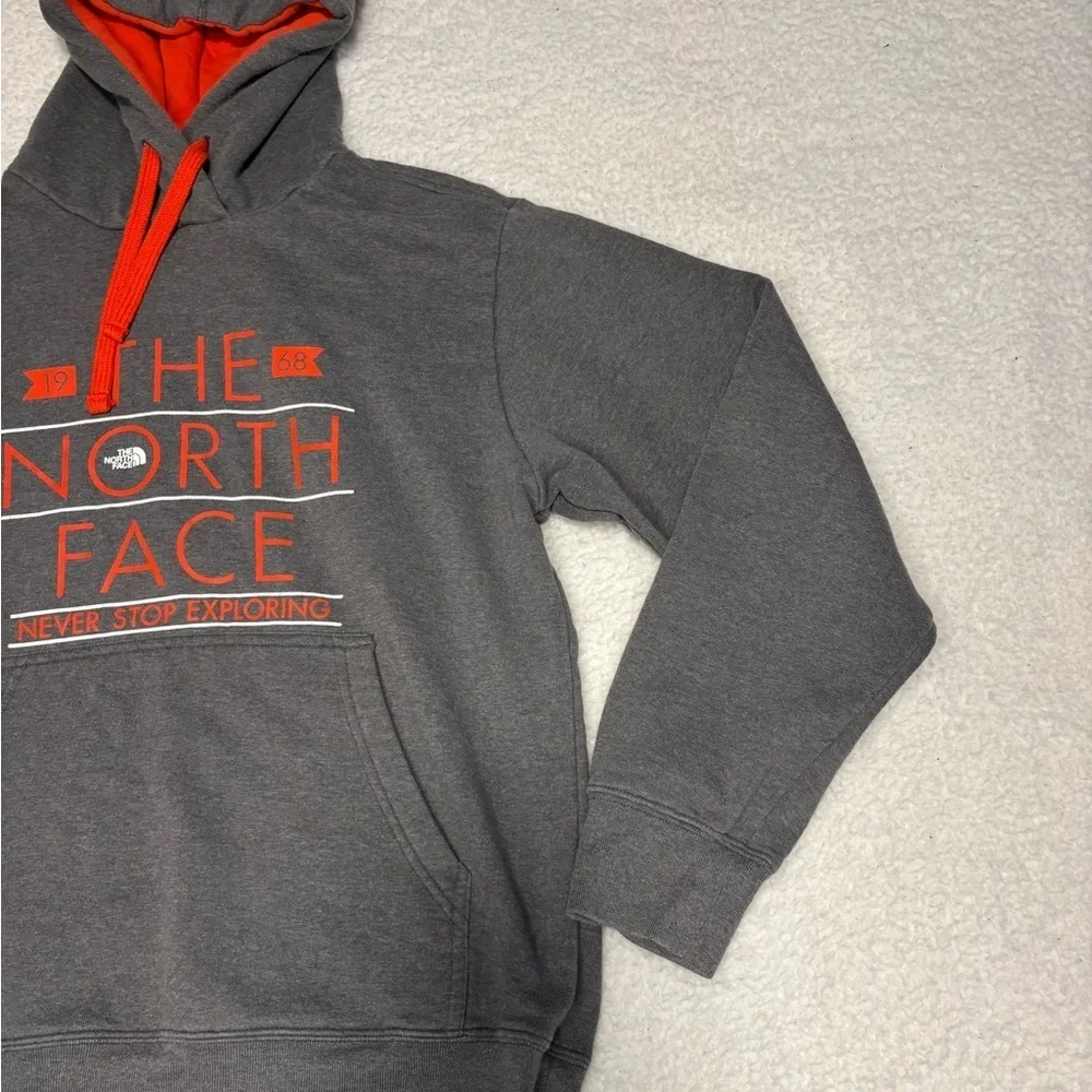The North Face Men Gray Graphic Front Fleece Hoodie